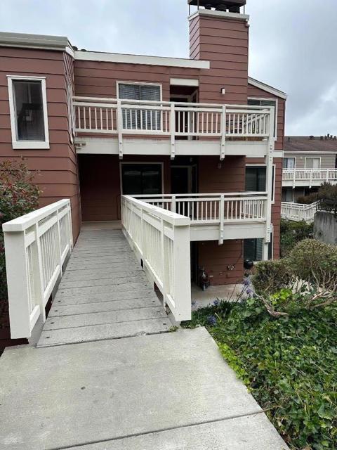 808 Red Leaf Court, San Francisco CA: https://media.crmls.org/mediaz/bbda567c-c6d6-4e2a-81a8-928ef54e5e22.jpg
