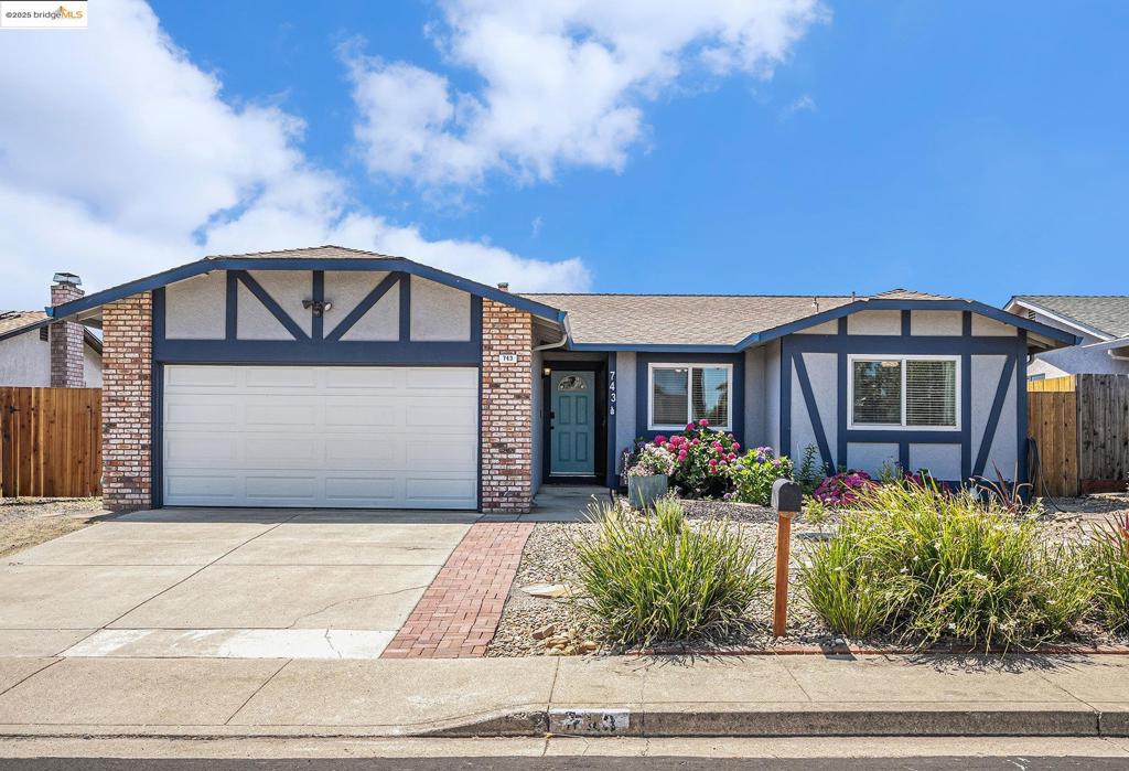 743 Andrea Way