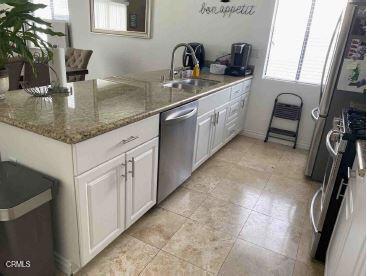 Detail Gallery Image 15 of 21 For 3811 Triton Dr, Palmdale,  CA 93550 - 3 Beds | 2 Baths