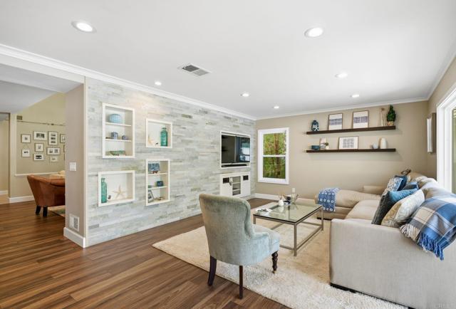 Detail Gallery Image 7 of 41 For 13184 Janetta Pl, San Diego,  CA 92130 - 4 Beds | 3 Baths