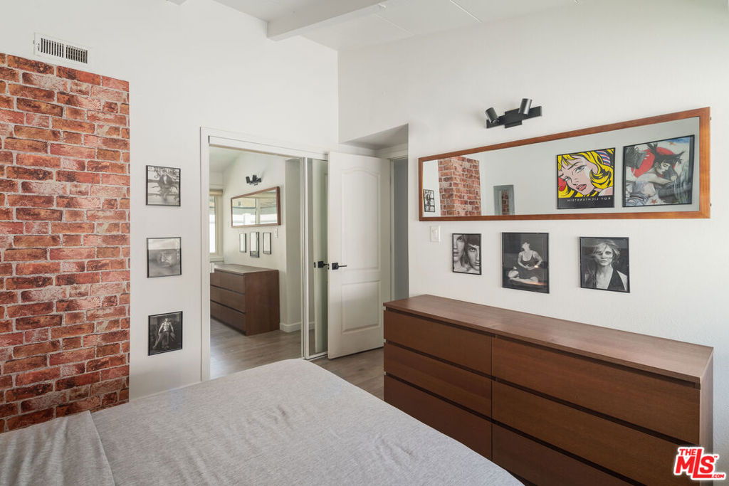 MLS #25576357 image #18