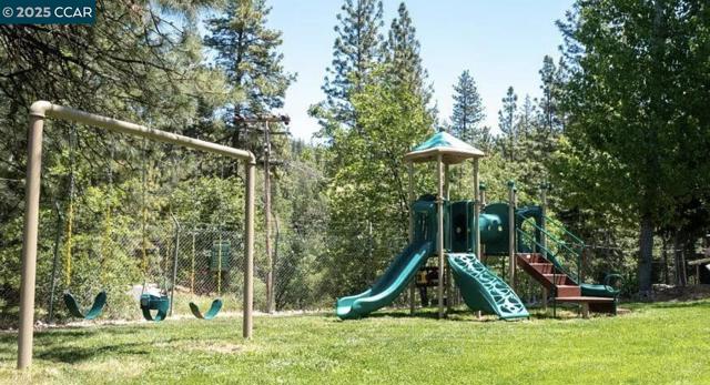 18957 Stag Circle, Tuolumne CA: https://media.crmls.org/mediaz/bbdc4c25-cf1d-4c79-8a00-f8fff9dc6cb1.jpg