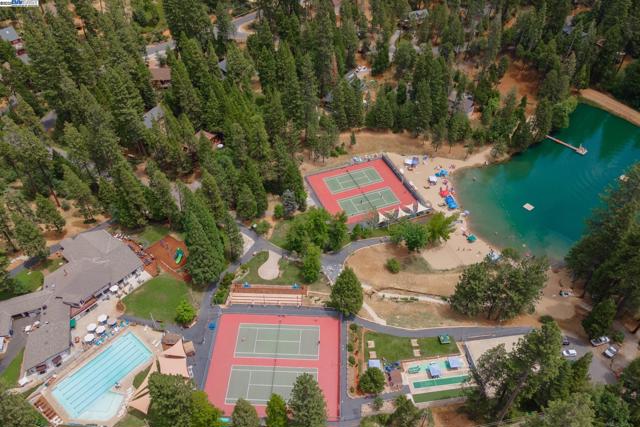 2190 Patricia Ln, Arnold CA: https://media.crmls.org/mediaz/bbdc8cdb-624f-4161-937e-61a5a7fdec16.jpg