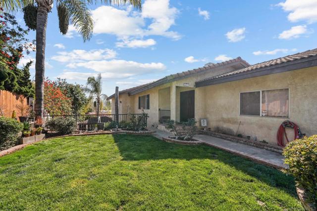 617 Sabrina Way, Vista, California 92084, 4 Bedrooms Bedrooms, ,3 BathroomsBathrooms,Single Family Residence,For Sale,Sabrina Way,250020056SD