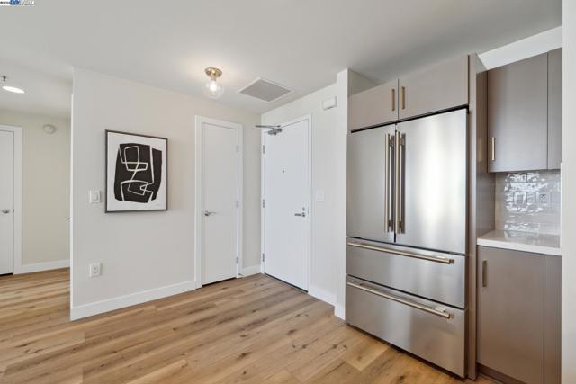 222 Broadway, Oakland CA: https://media.crmls.org/mediaz/bbdde585-56d3-4c65-ba79-f655a304e9f5.jpg