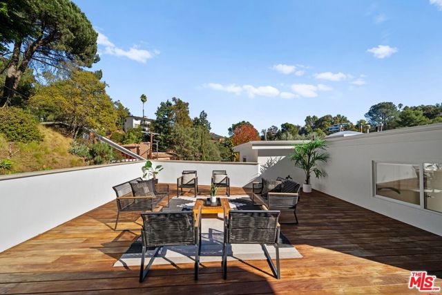 3111 Belden Drive, Los Angeles CA: https://media.crmls.org/mediaz/bbde04f5-ead5-4061-a4b5-824c8723388b.jpg