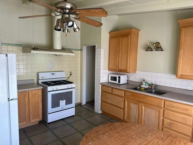 10046 Endfield Way, San Jose CA: https://media.crmls.org/mediaz/bbde1389-093a-42c8-8788-38a6a4412456.jpg