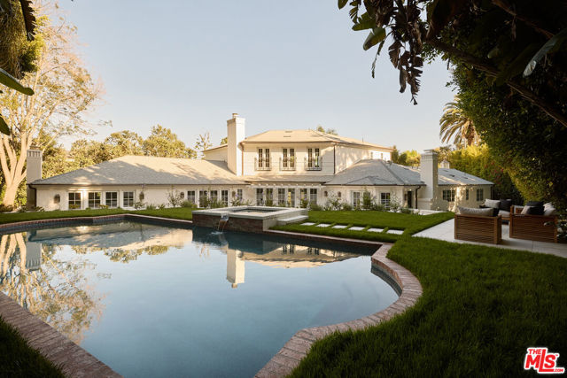 6 Bed Home for Sale in Los Angeles, California