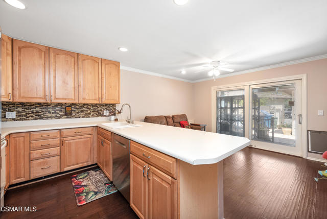 1122 Canterford Circle, Westlake Village CA: https://media.crmls.org/mediaz/bbdec4c0-336e-41e1-83c8-3d78344acbf8.jpg