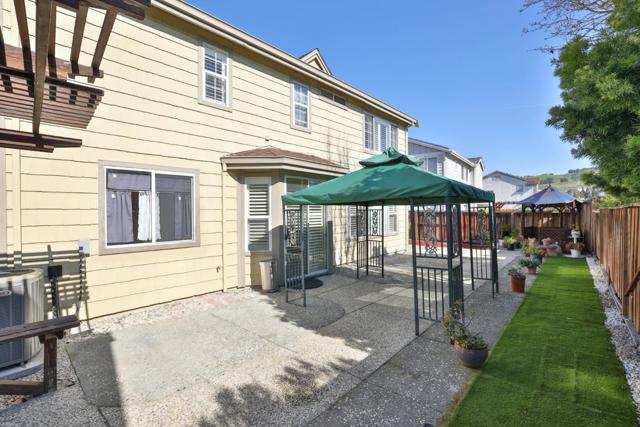37 Lance Way, Hayward CA: https://media.crmls.org/mediaz/bbdfd3db-3320-4594-af7d-c039d5de84bc.jpg