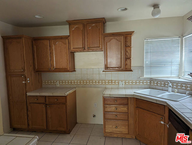 1031 North Valley Street photo 5