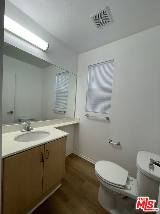 121 Cancion Way, Los Angeles CA: https://media.crmls.org/mediaz/bbdff9e7-87ac-42b8-b140-4326c5355cb9.jpg