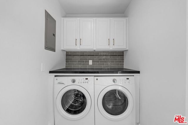 7024 De Longpre Avenue, Los Angeles CA: https://media.crmls.org/mediaz/bbe05501-a341-4c54-9491-22322178cdca.jpg