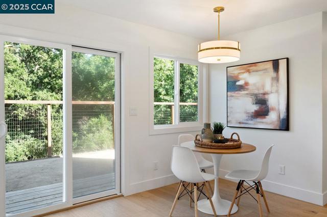 374 James Bowie Ct, Alamo CA: https://media.crmls.org/mediaz/bbe1224e-7173-4a28-82a6-05a713b6c3ac.jpg