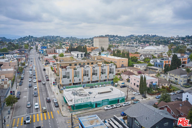 900 N Alvarado Street, Los Angeles CA: https://media.crmls.org/mediaz/bbe12b8c-77f4-4ce5-9338-9a7fa7aba410.jpg