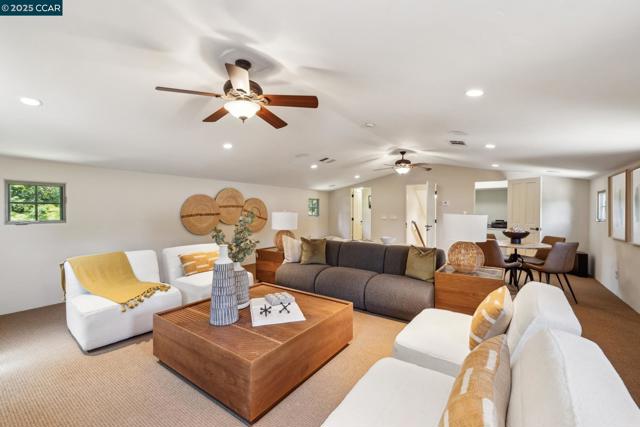 3711 Northgate Woods Court, Walnut Creek CA: https://media.crmls.org/mediaz/bbe1b5ec-38c4-4d39-8645-89d7d7ed8cf7.jpg
