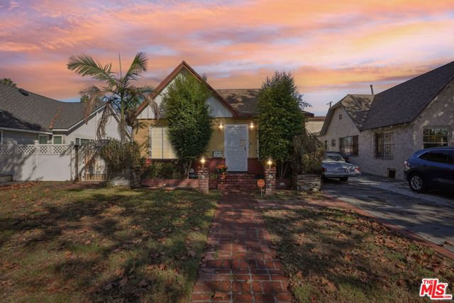 2037 W 64th Street, Los Angeles CA: https://media.crmls.org/mediaz/bbe2012f-8455-4c73-96fa-724a1d450804.jpg