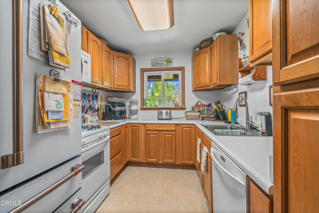 3901 Canyon Road, Willits CA: https://media.crmls.org/mediaz/bbe33d88-e1b2-4941-b566-3bb8b4e8d7da.jpg