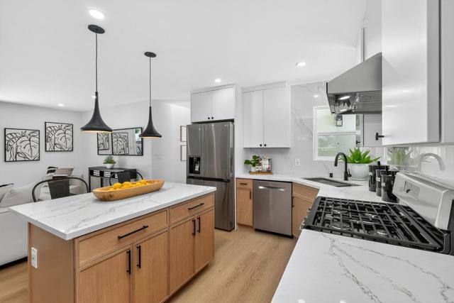 209 Nob Hill Way, Los Gatos CA: https://media.crmls.org/mediaz/bbe36106-cec6-4ba8-8ddc-f7428fab1372.jpg