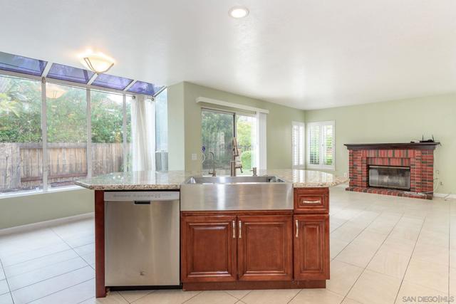 4515 Sculpture Court, Oceanside CA: https://media.crmls.org/mediaz/bbe36af0-ed35-457f-a9a5-7867d969a269.jpg