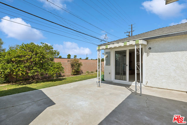 6513 Denmead Street, Lakewood CA: https://media.crmls.org/mediaz/bbe3dc69-6c8c-4d97-8905-7f8ae48a4193.jpg