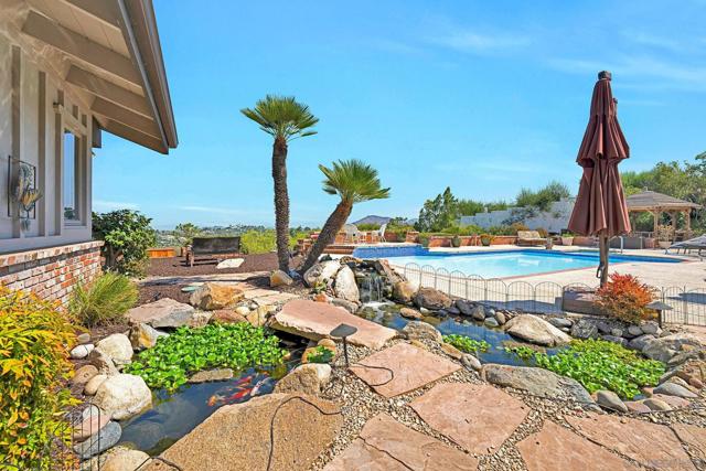 17505 Corte Lomas Verde, Poway CA: https://media.crmls.org/mediaz/bbe48292-7aeb-4138-9feb-bfaccb1b9eef.jpg