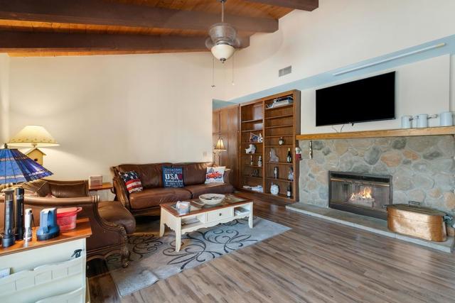 25980 Forest Dr, Escondido CA: https://media.crmls.org/mediaz/bbe486c3-0399-4431-a826-df1a1a5b0cba.jpg