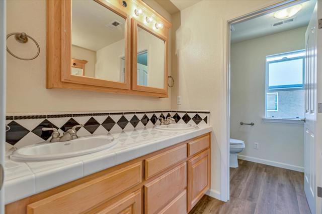 2161 Teakwood Court, Hollister CA: https://media.crmls.org/mediaz/bbe5bc82-99d2-419a-8560-7be9f8074bf0.jpg