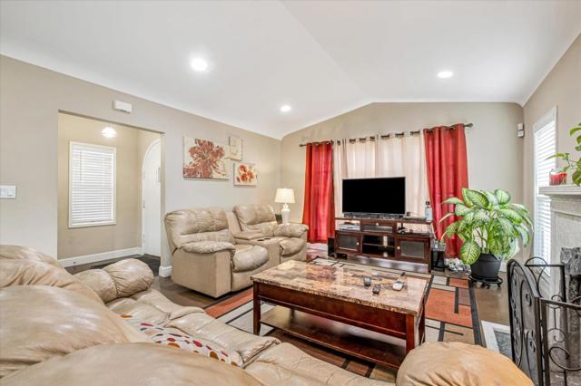 8245 Golf Links Road, Oakland CA: https://media.crmls.org/mediaz/bbe5fcf8-628e-43d8-9b75-19331ab73926.jpg