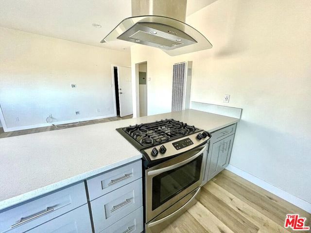 1315 Montana Street, Los Angeles CA: https://media.crmls.org/mediaz/bbe6a374-a5a2-488f-bac0-5d34bcd25d71.jpg