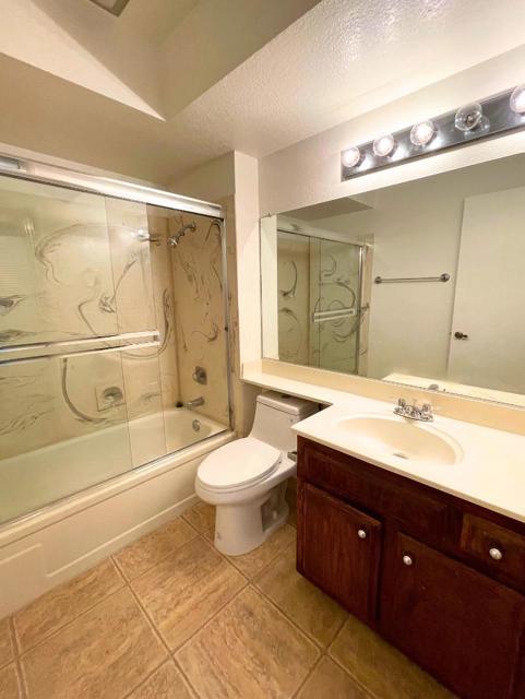 7959 La Riviera Drive, Sacramento CA: https://media.crmls.org/mediaz/bbe6de1c-4f65-4c42-8be3-a8759ecc569a.jpg