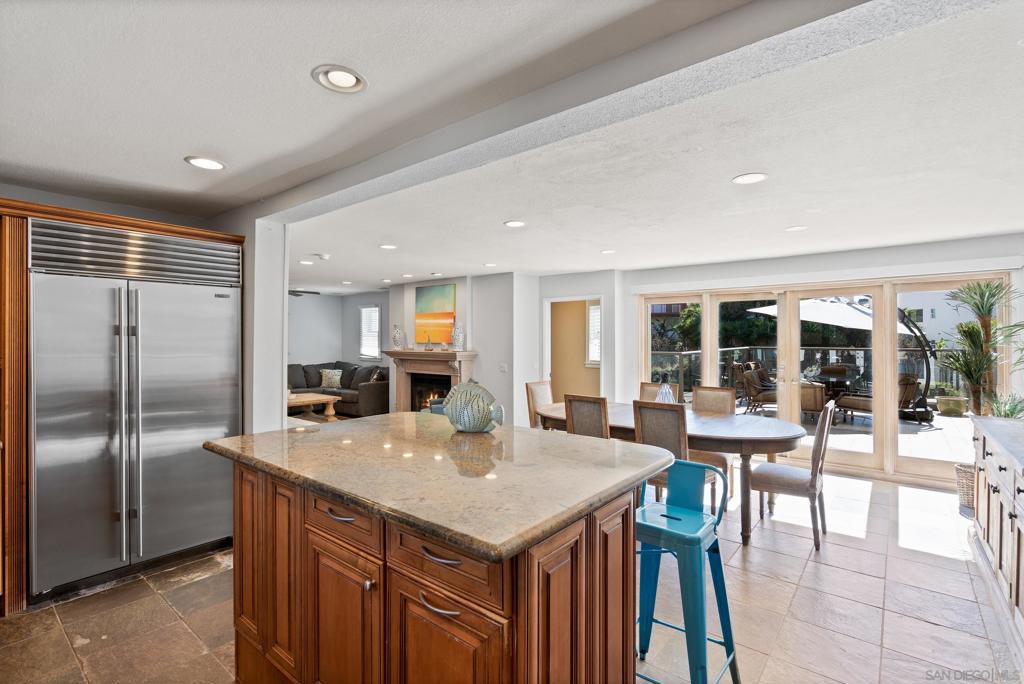 645 Loring St - photo 4