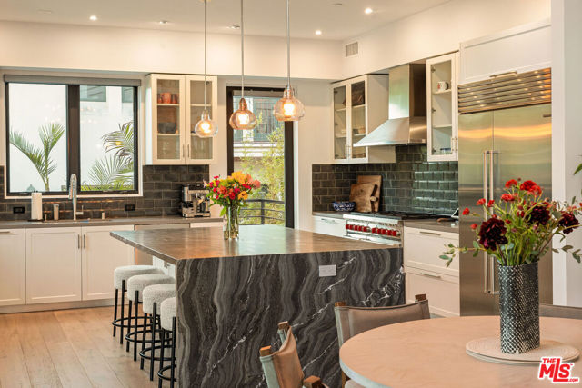 1333 Beverly Green Drive, Los Angeles CA: https://media.crmls.org/mediaz/bbe72cf1-2487-4640-b187-d41462926bdd.jpg