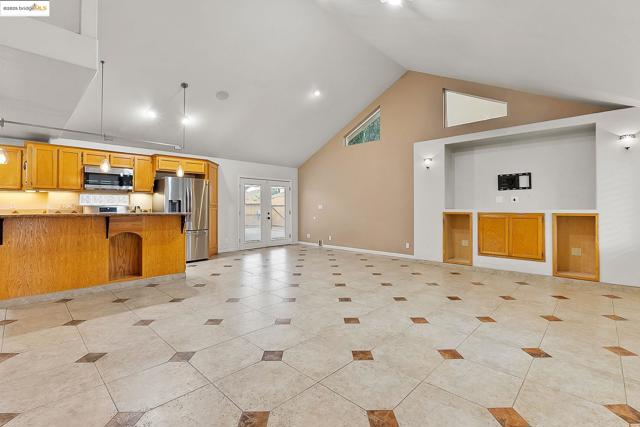 5130 Kegan Ln, Oakley CA: https://media.crmls.org/mediaz/bbe76926-17c2-48a7-9f7d-627bc5c528a9.jpg