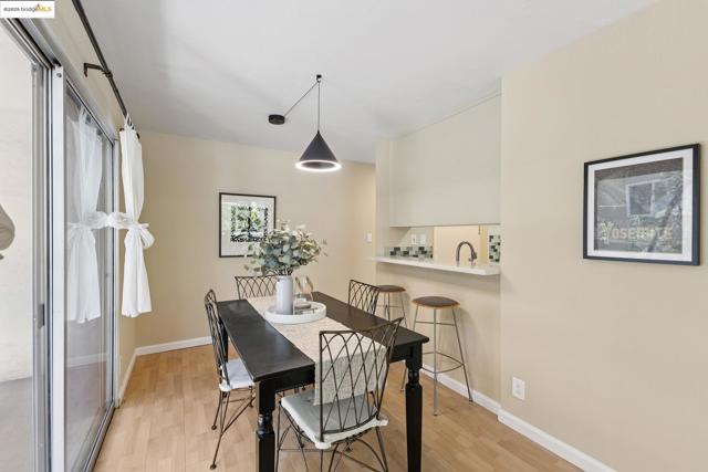 2632 Warring St, Berkeley CA: https://media.crmls.org/mediaz/bbe7a410-054f-402d-92f1-47155abc084e.jpg