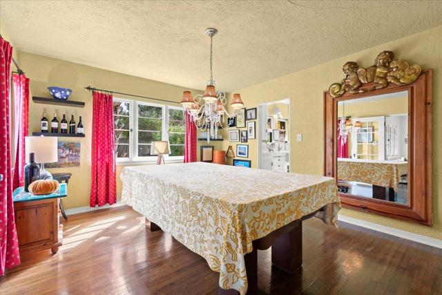 989 Madison Street, Monterey CA: https://media.crmls.org/mediaz/bbe81551-8a72-46b9-bb98-a1c4bc2ebb3d.jpg