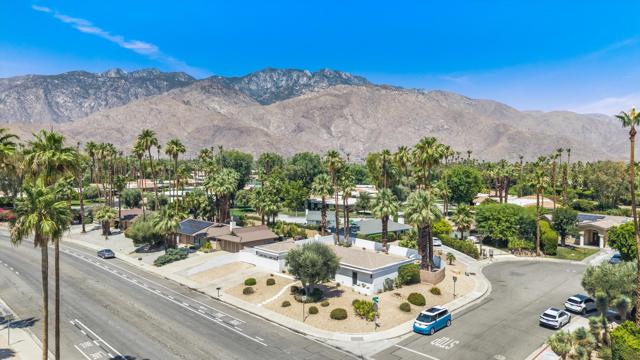 1177 S Farrell Drive, Palm Springs CA: https://media.crmls.org/mediaz/bbe8bfdb-da2f-4f40-96e3-5ec6ac6723b1.jpg