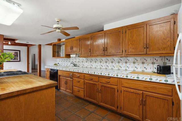 3264 Shearer Crossing, Fallbrook CA: https://media.crmls.org/mediaz/bbe9939f-9c6b-4395-b888-eb81b0bb0a45.jpg