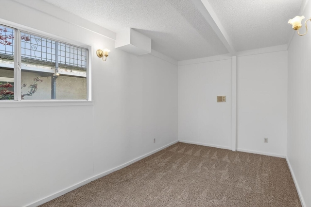 16605 Rolando Ave, Castro Valley CA: https://media.crmls.org/mediaz/bbe9fef2-67aa-49b3-aea9-ed0172eb1b5b.jpg