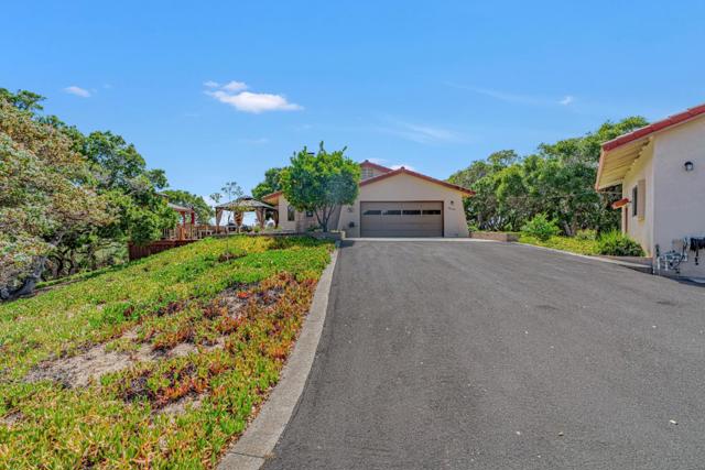 19225 Reavis Way, Salinas CA: https://media.crmls.org/mediaz/bbeab72e-cdf3-4c32-8a47-078d8529964b.jpg
