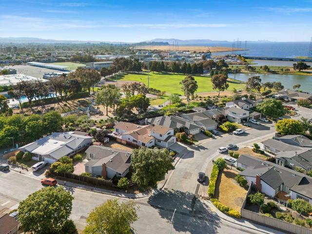 1633 Ark Street, San Mateo CA: https://media.crmls.org/mediaz/bbeab806-eb0b-4485-862b-284c9b25637f.jpg
