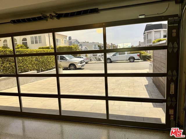 2031 Peninsula Road, Oxnard CA: https://media.crmls.org/mediaz/bbeb36e5-a0b4-4762-8c88-2ea2d622845e.jpg