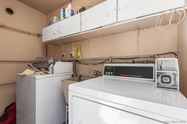 4225 4227 Whittier St, San Diego CA: https://media.crmls.org/mediaz/bbeb594f-75e1-4e2b-9eb2-b64508c9fe05.jpg