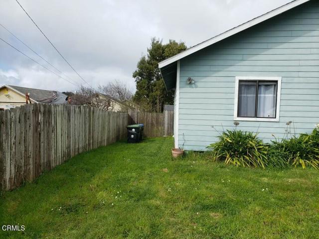 451 S Whipple Street, Fort Bragg CA: https://media.crmls.org/mediaz/bbebae71-1366-4230-a34f-96a0efd15883.jpg