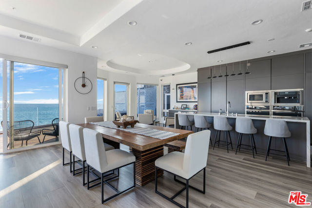 27336 Pacific Coast Highway, Malibu CA: https://media.crmls.org/mediaz/bbec7838-af91-4b8f-a25f-2ad36c89ddcb.jpg