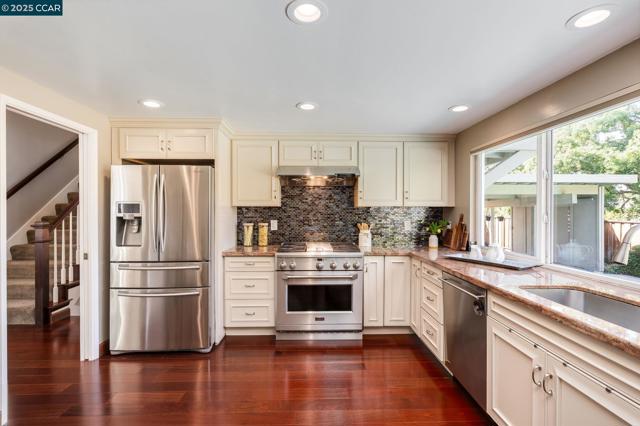 169 Larkwood Cir, Danville CA: https://media.crmls.org/mediaz/bbed0de3-1583-4320-8328-67f1b5719d42.jpg