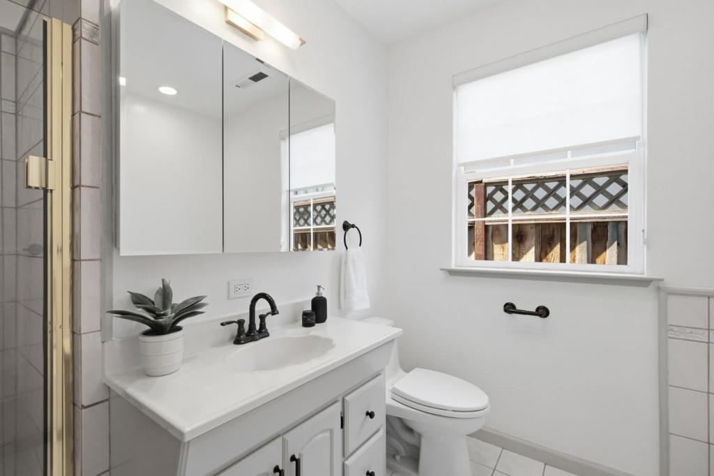 https://media.crmls.org/mediaz/bbed28ec-422c-40ee-b55a-3046d074155c.jpg?preset=X-Large
