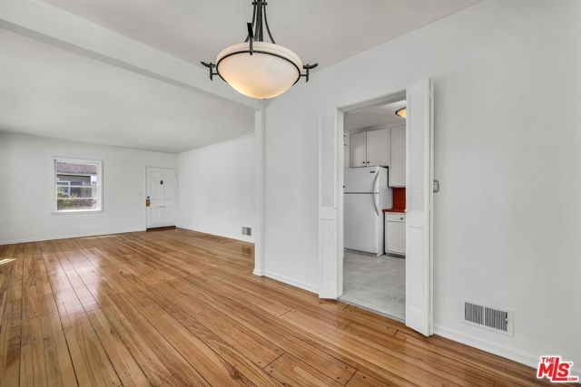 1229 Smithwood Drive, Los Angeles CA: https://media.crmls.org/mediaz/bbed3f8f-2277-4ec6-b8f5-a386b8b6617a.jpg