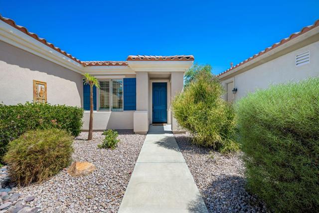 80208 Avd Linda Vista, Indio CA: https://media.crmls.org/mediaz/bbee2f65-f74e-4142-a95e-13320c4e8c00.jpg