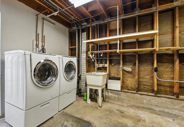 46 Caroline Way, Daly City CA: https://media.crmls.org/mediaz/bbee536d-512a-4b05-88b8-c8b5e83194e2.jpg